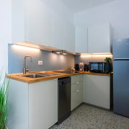 Apartment Flora Cozy Flat Close To Metro Rome